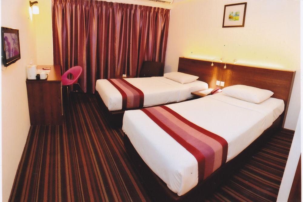Hotel Yt Midtown Kuala Terengganu Exterior foto